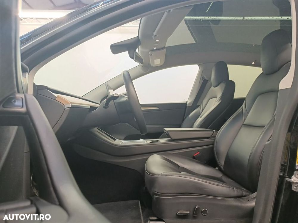 TESLA Model Y 2021 — imagine 5