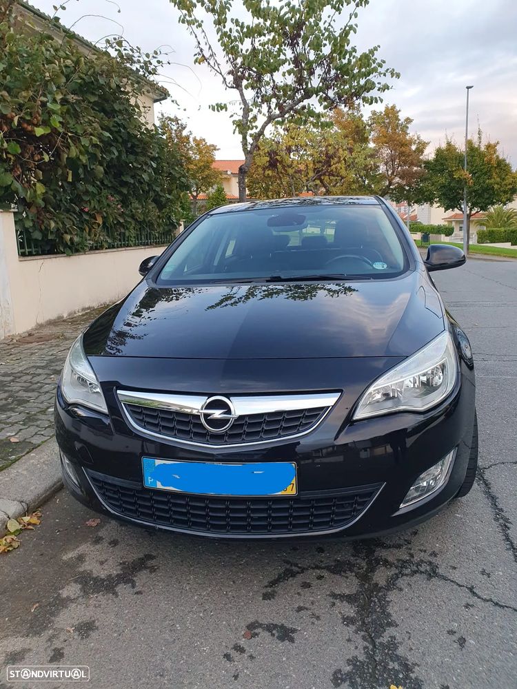 Opel Astra 1.7 CDTi Cosmo - 1