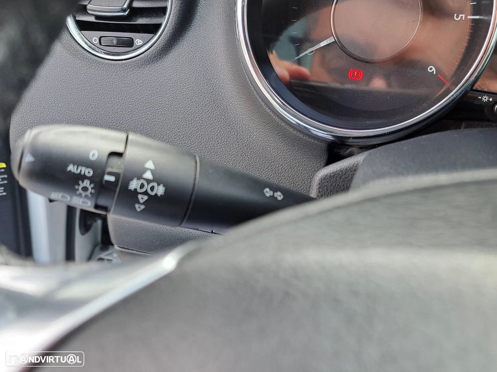 Peugeot 5008 1.6 BlueHDi Allure EAT6 - 32