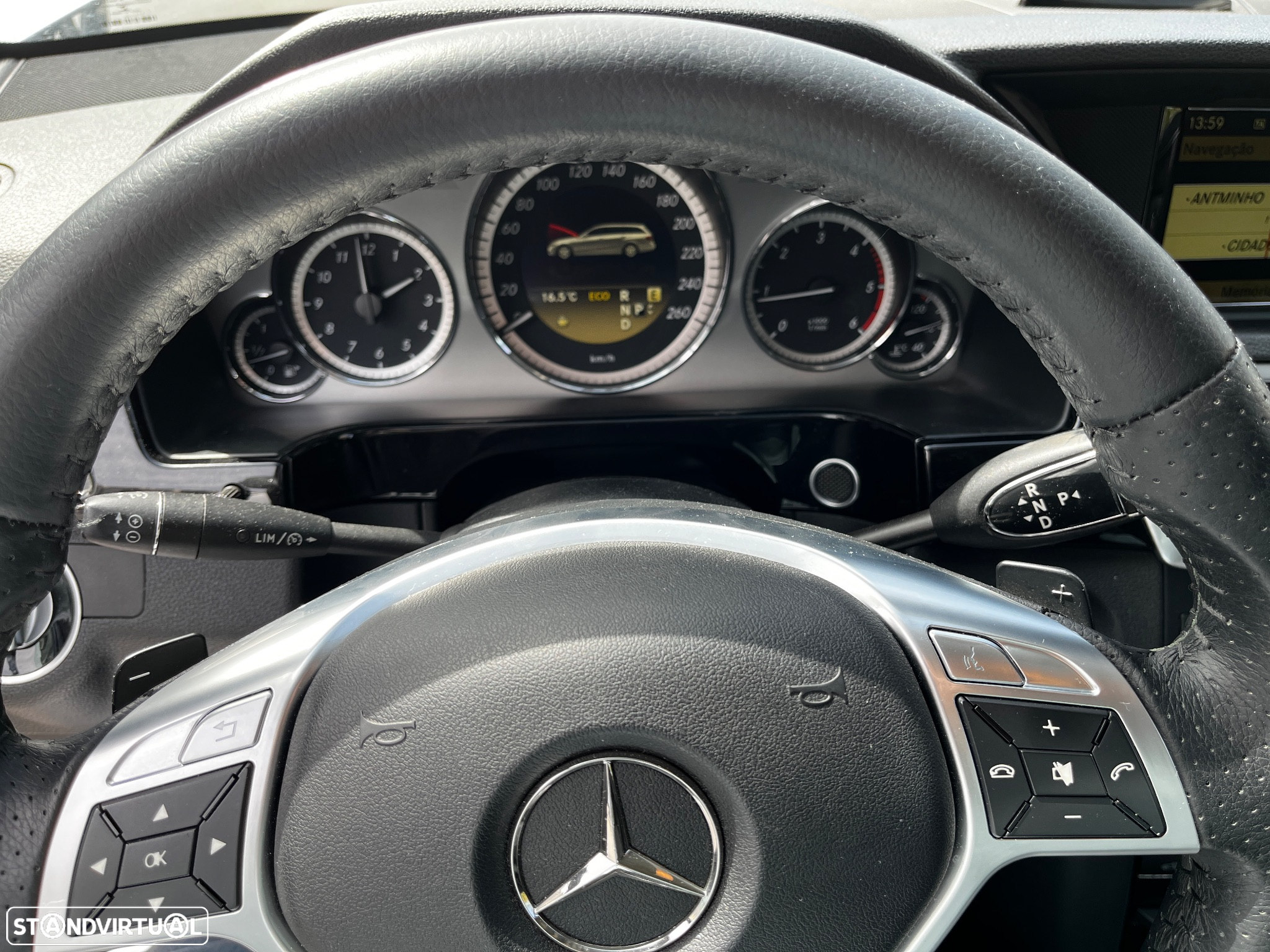 Mercedes-Benz E 250 CDi Avantgarde BlueEfficiency Auto. - 38