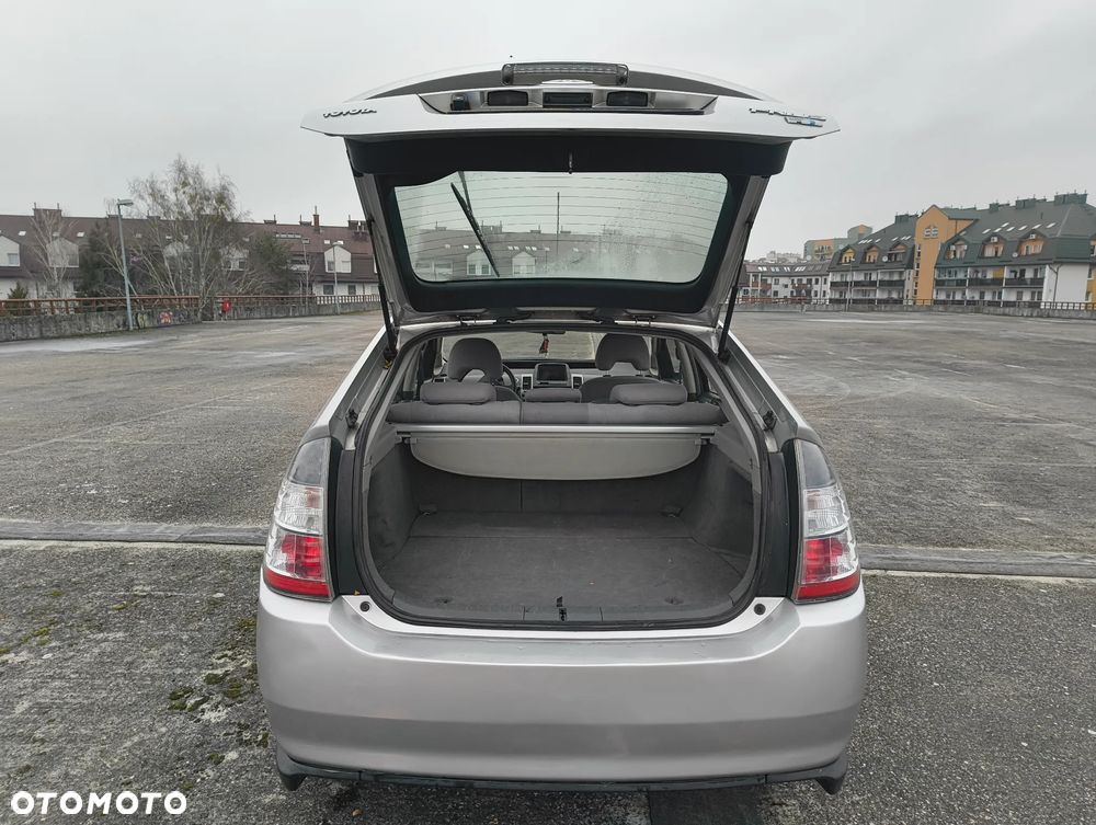 Toyota Prius - 8