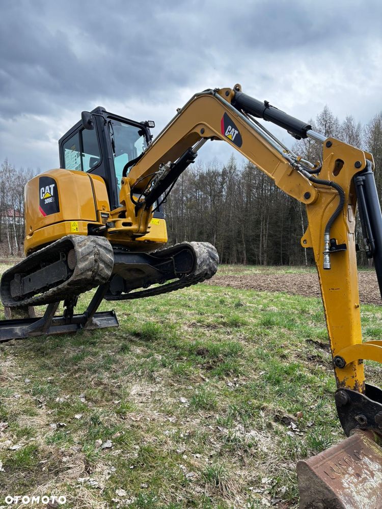 Caterpillar - 23