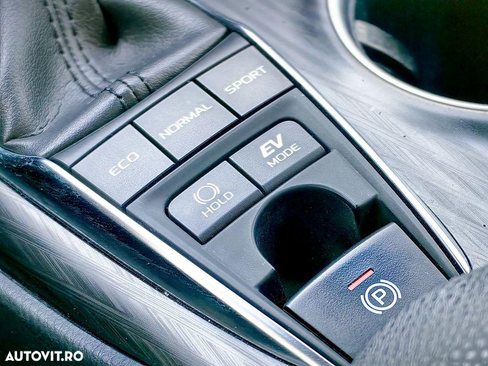 Toyota Camry 2.5 Dynamic - 25