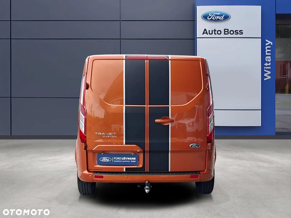 Ford Custom - 9