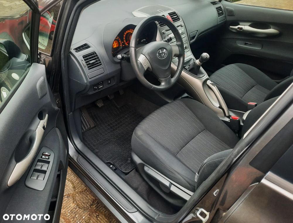 Toyota Auris 1.4 VVT-i Sol - 5