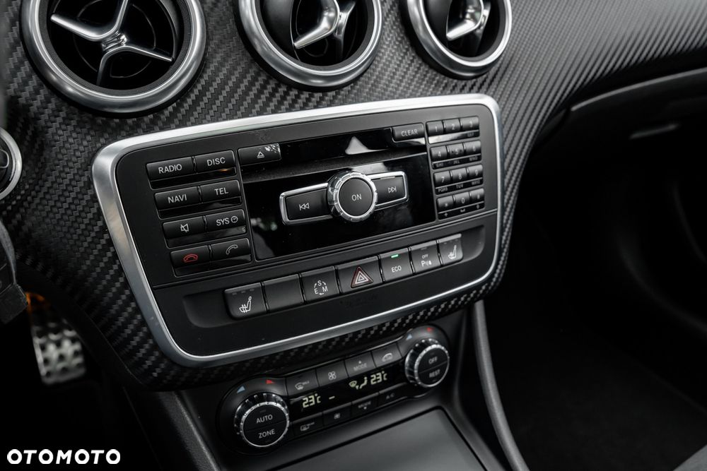 Mercedes-Benz Klasa A 250 4Matic 7G-DCT AMG Line - 33