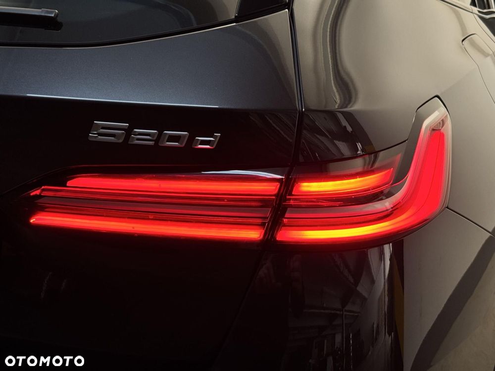 BMW Seria 5 520d mHEV M Sport - 12