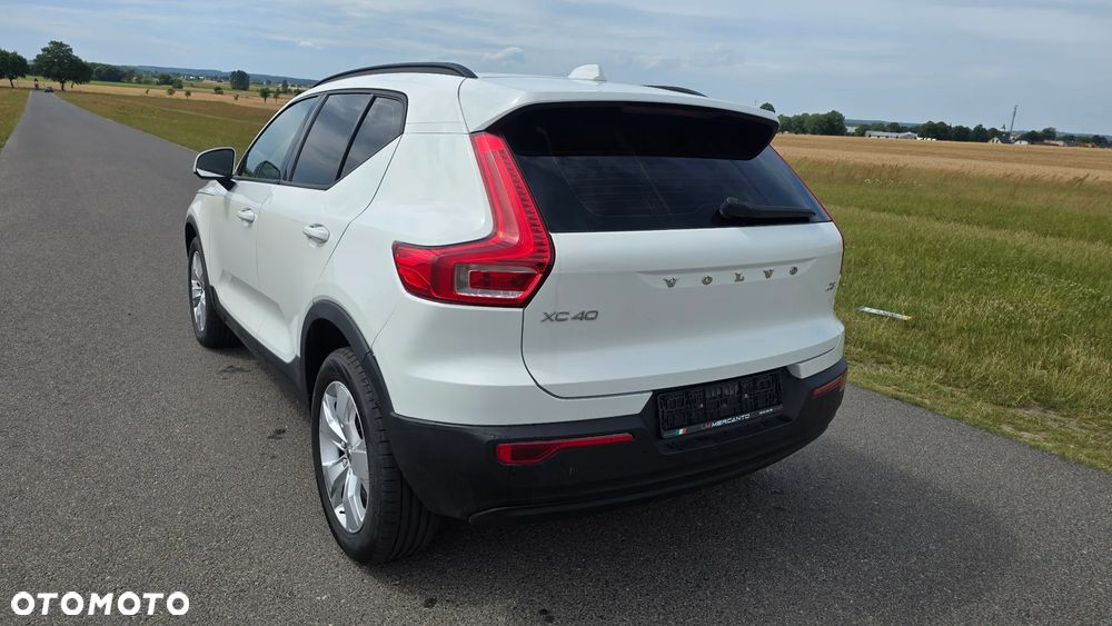Volvo XC 40 D3 Momentum - 8