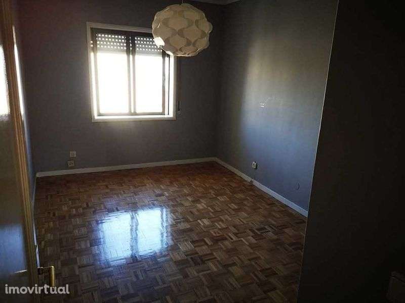 Arrenda-se T2+1 Junto à Circunvalação - Grande imagem: 4/7