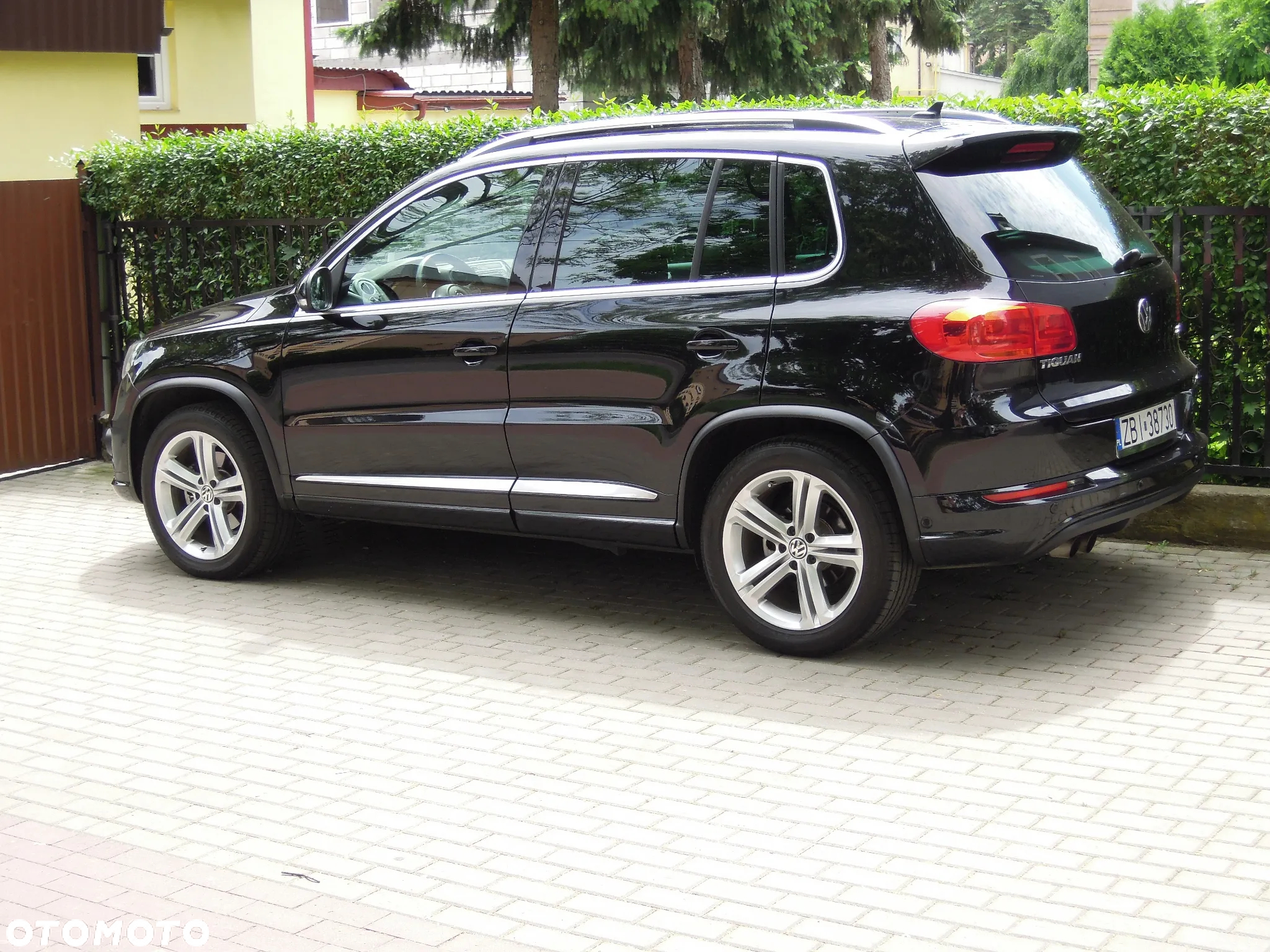 Volkswagen Tiguan 2.0 TDI 4Mot Perfectline R-Style - 11