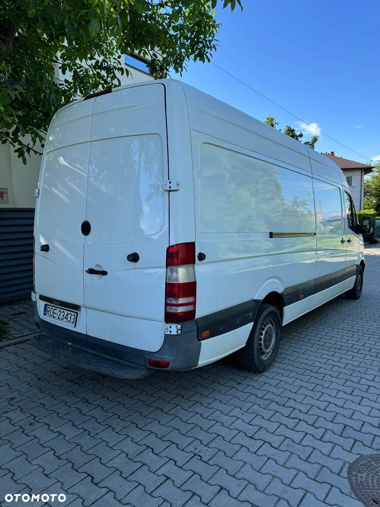 Mercedes-Benz Sprinter - 2