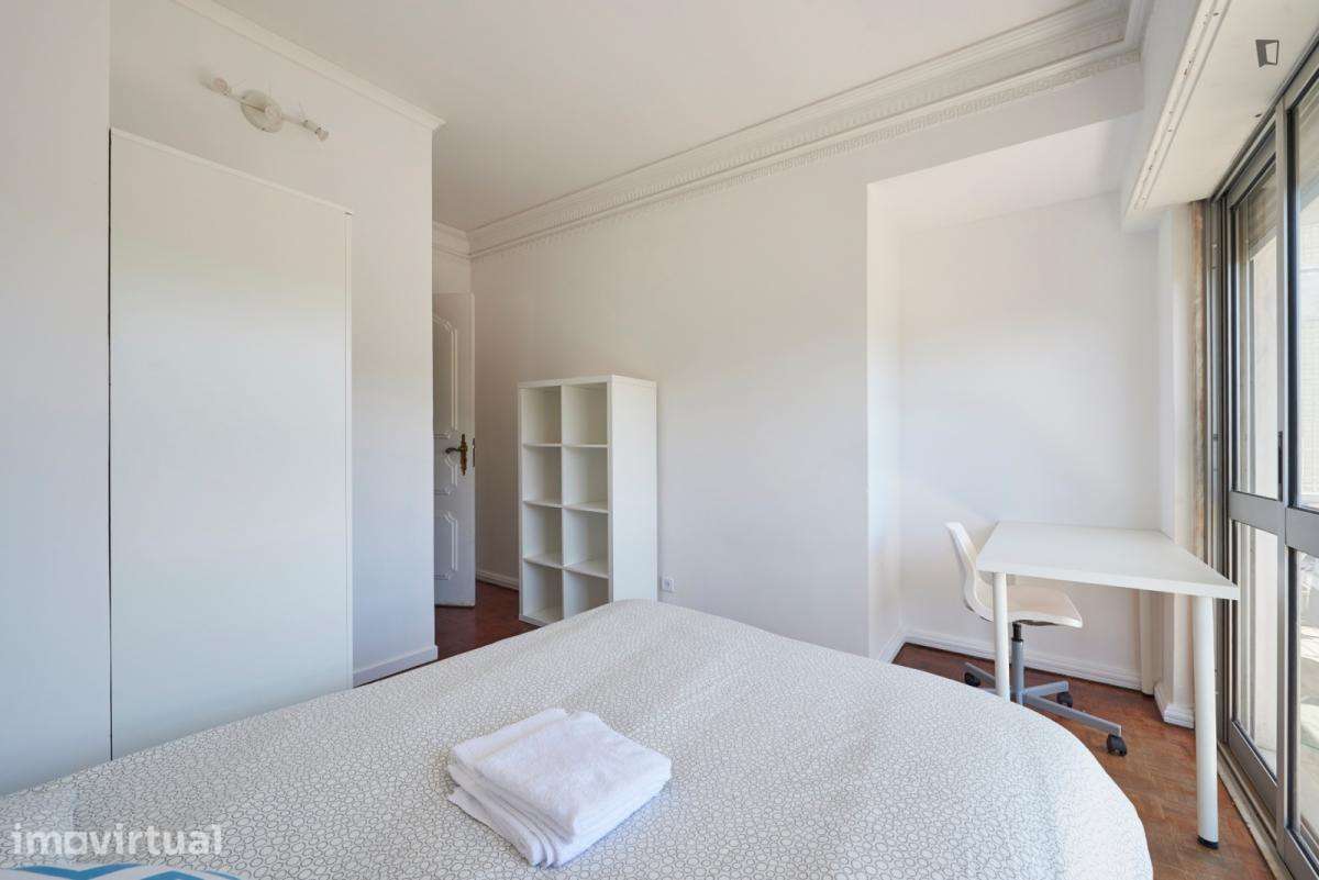 Quarto - localizado em Benfica Lisbon - Grande imagem: 5/36