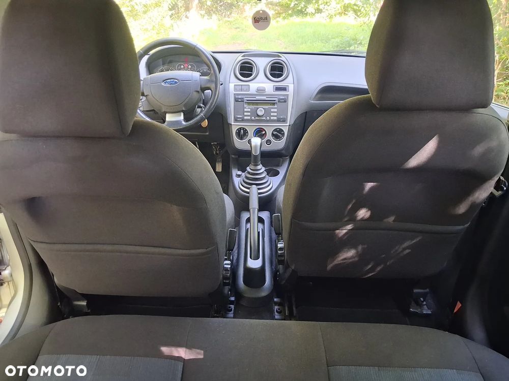 Ford Fiesta 1.3 - 14