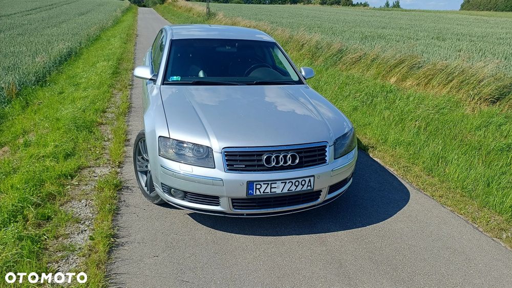 Audi A8 - 8