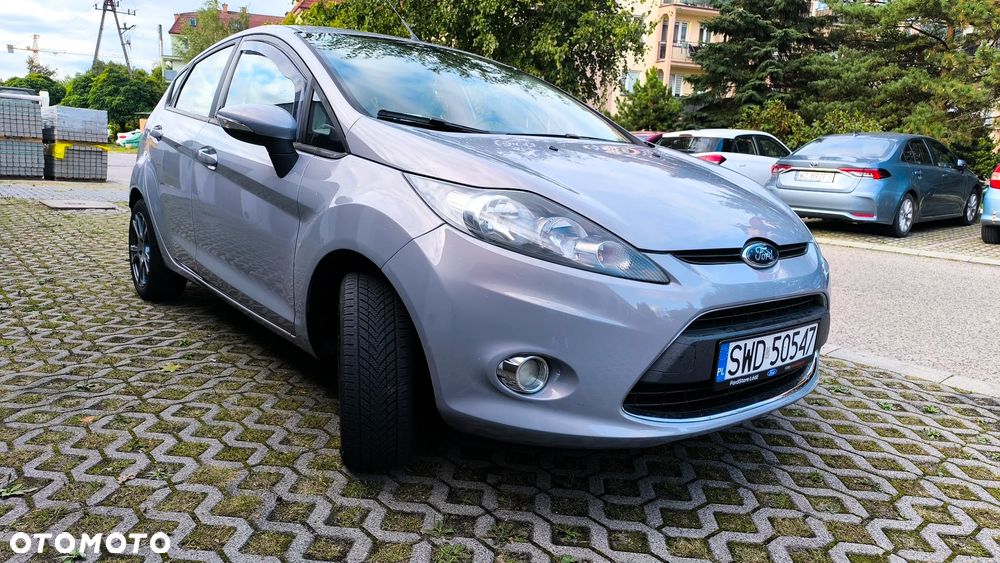 Ford Fiesta 1.4 Autom Champions Edition - 3