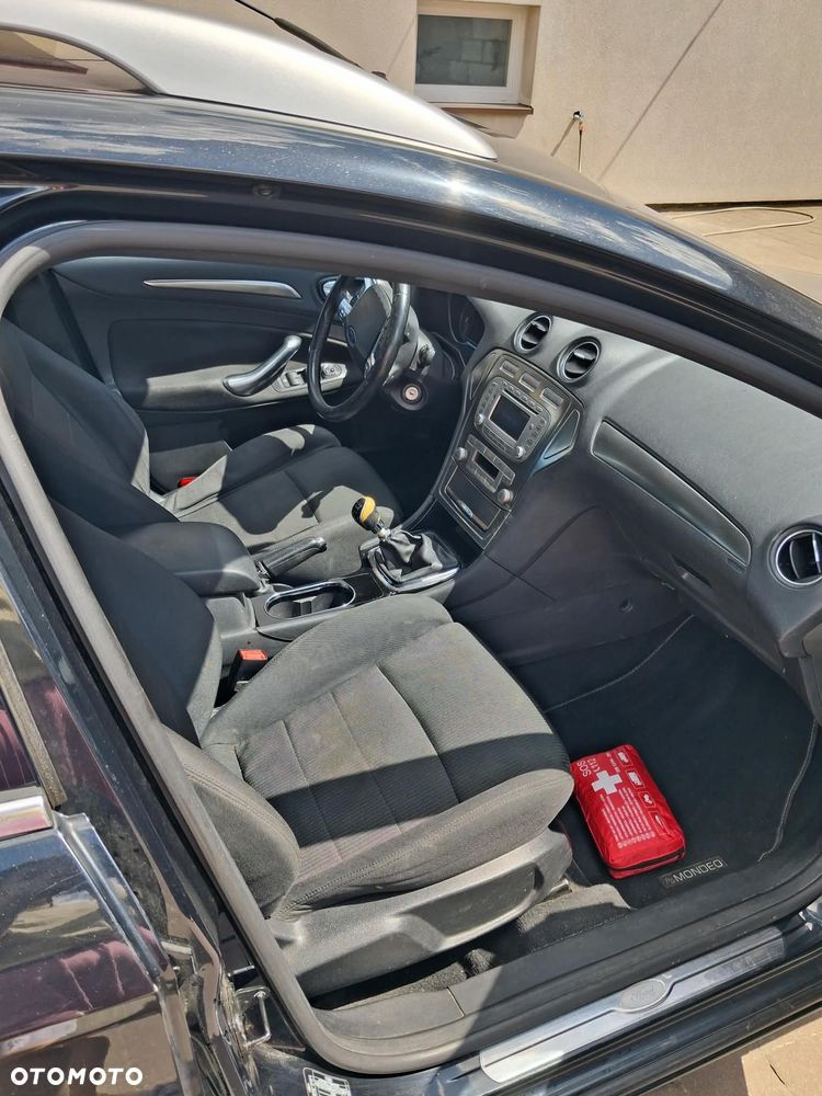 Ford Mondeo 2.0 TDCi Ambiente - 11
