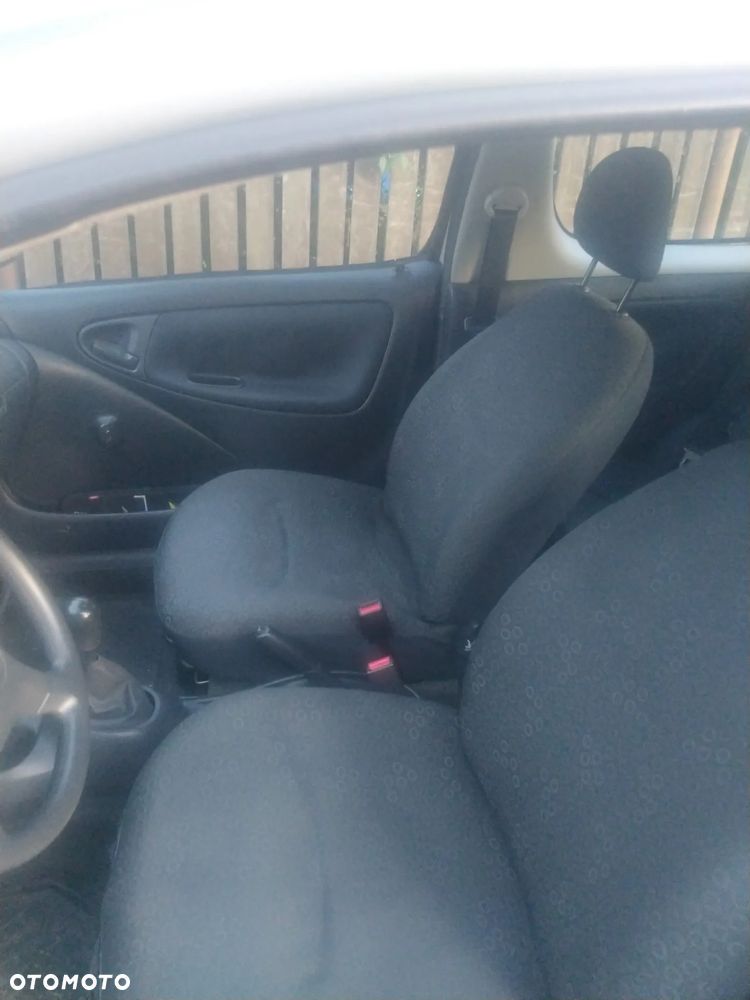 Toyota Yaris 1.3 Luna - 6