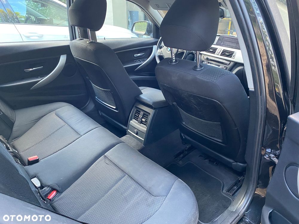 BMW Seria 3 320d - 11