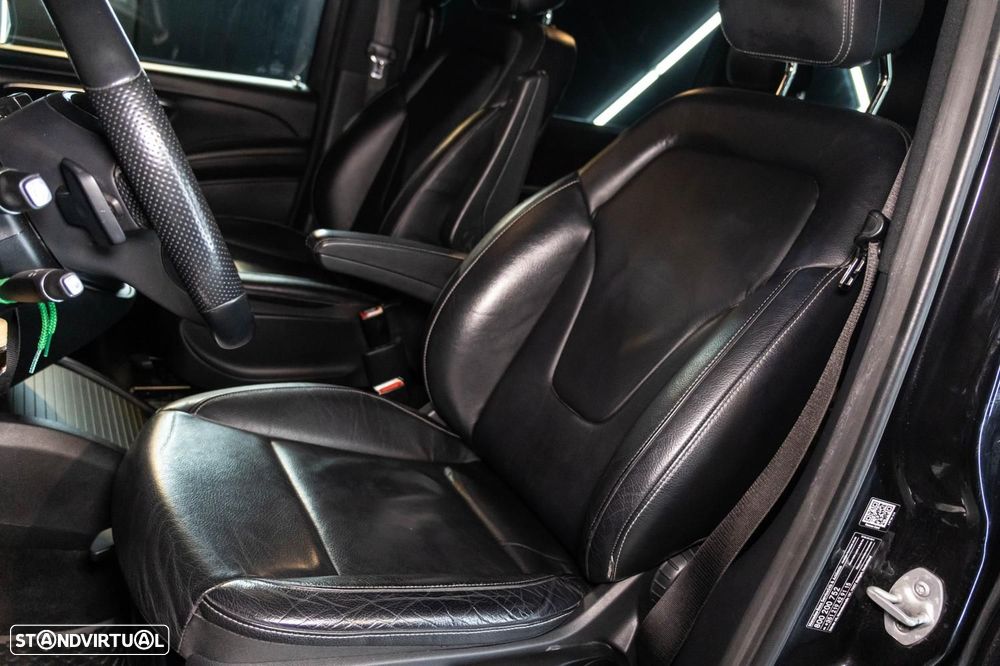 Mercedes-Benz V 250 d - 38
