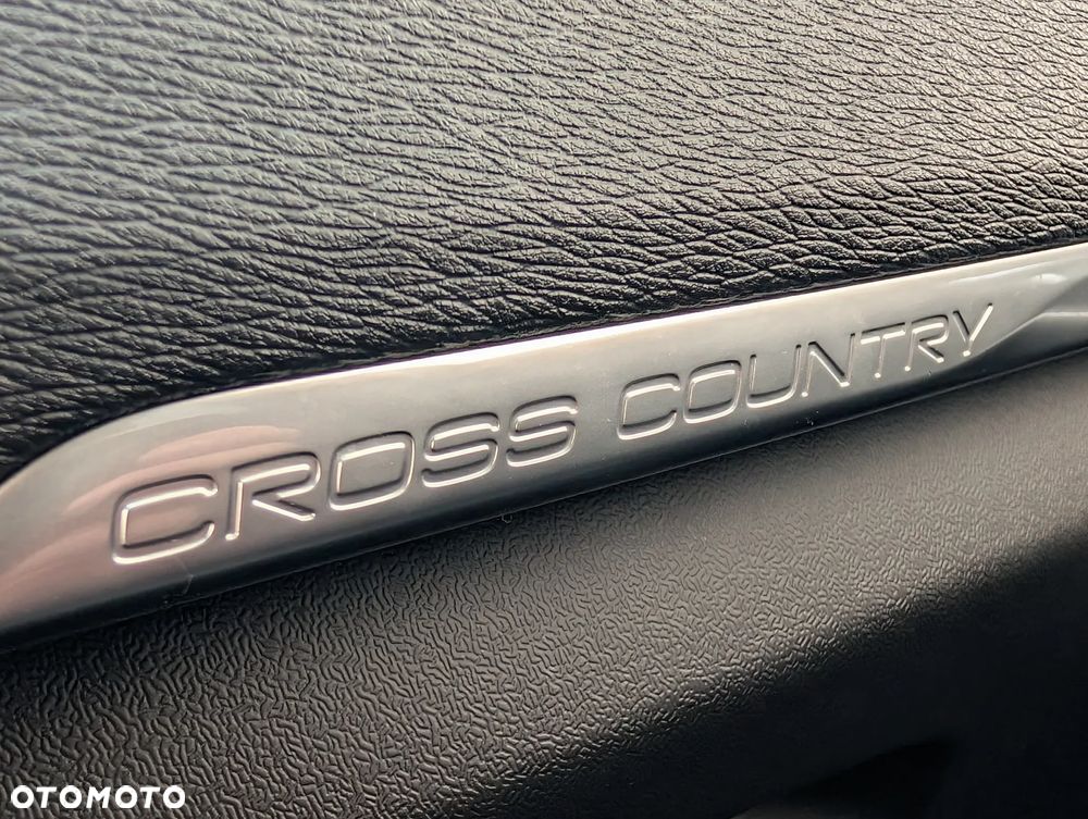 Volvo V40 Cross Country - 12