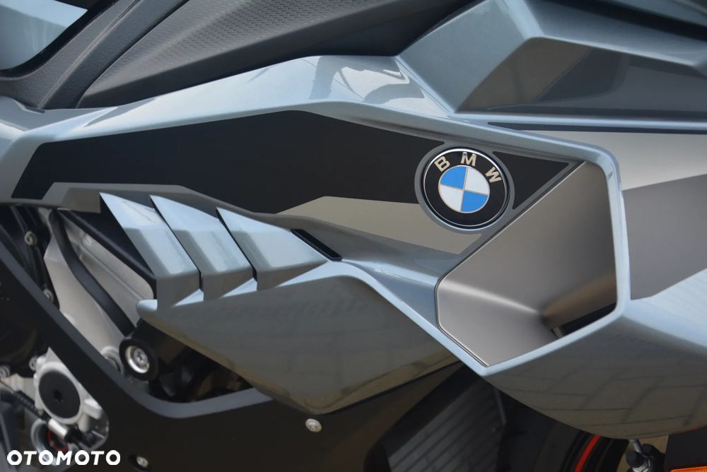 BMW S - 10