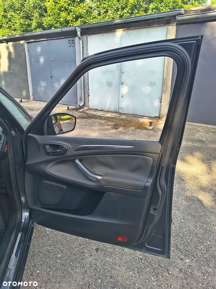 Ford S-Max 2.0 TDCi DPF Ambiente - 18
