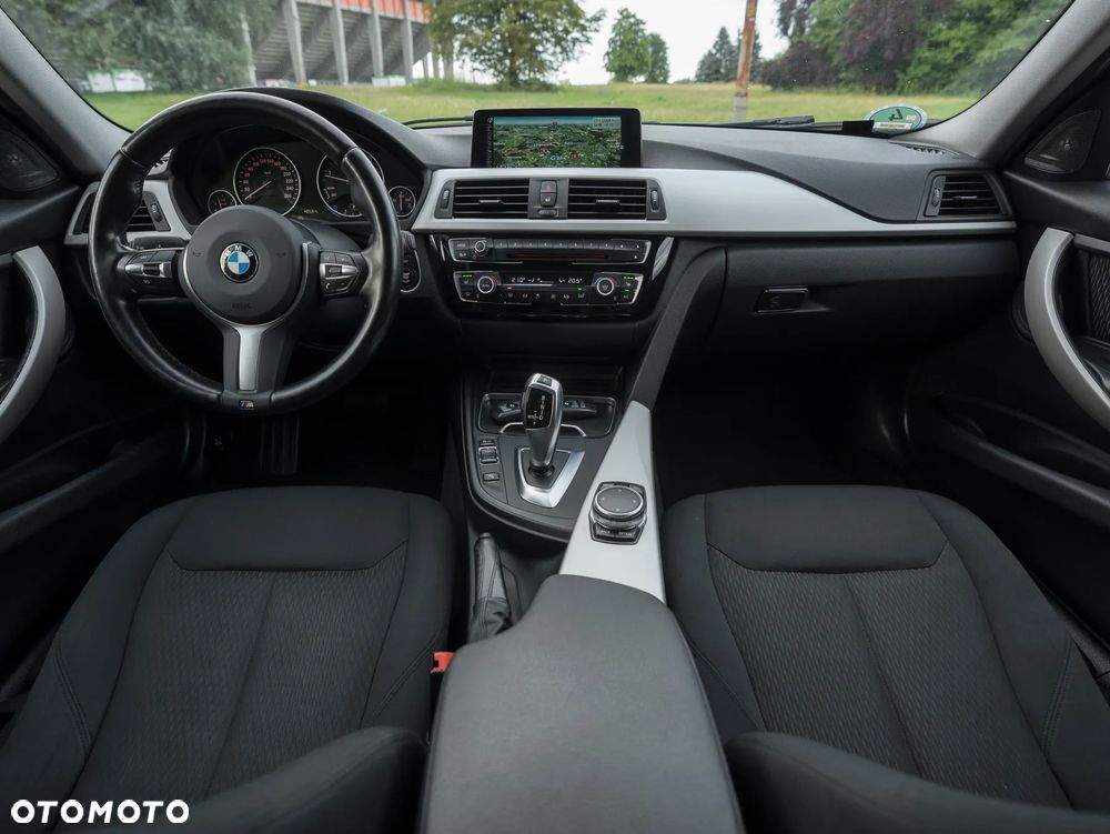 BMW Seria 3 318d Luxury Line - 22
