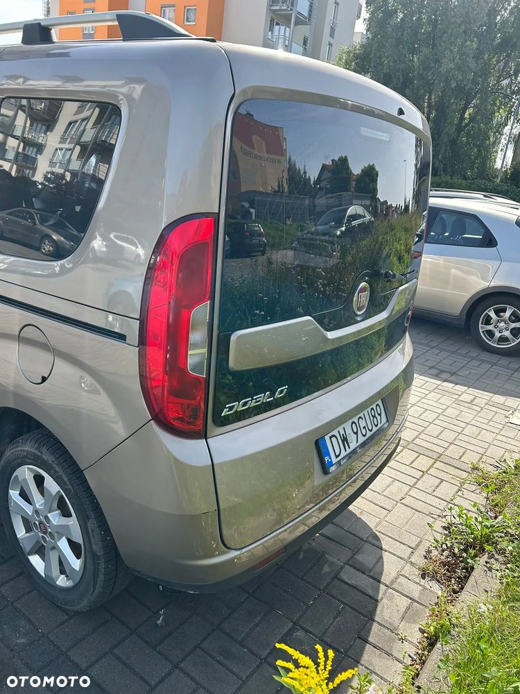 Fiat Doblo 1.4 T-Jet 16V Lounge - 1