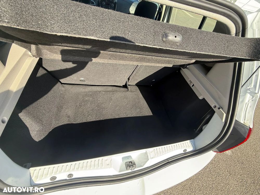 Dacia Sandero SCe 75 Acces - 9