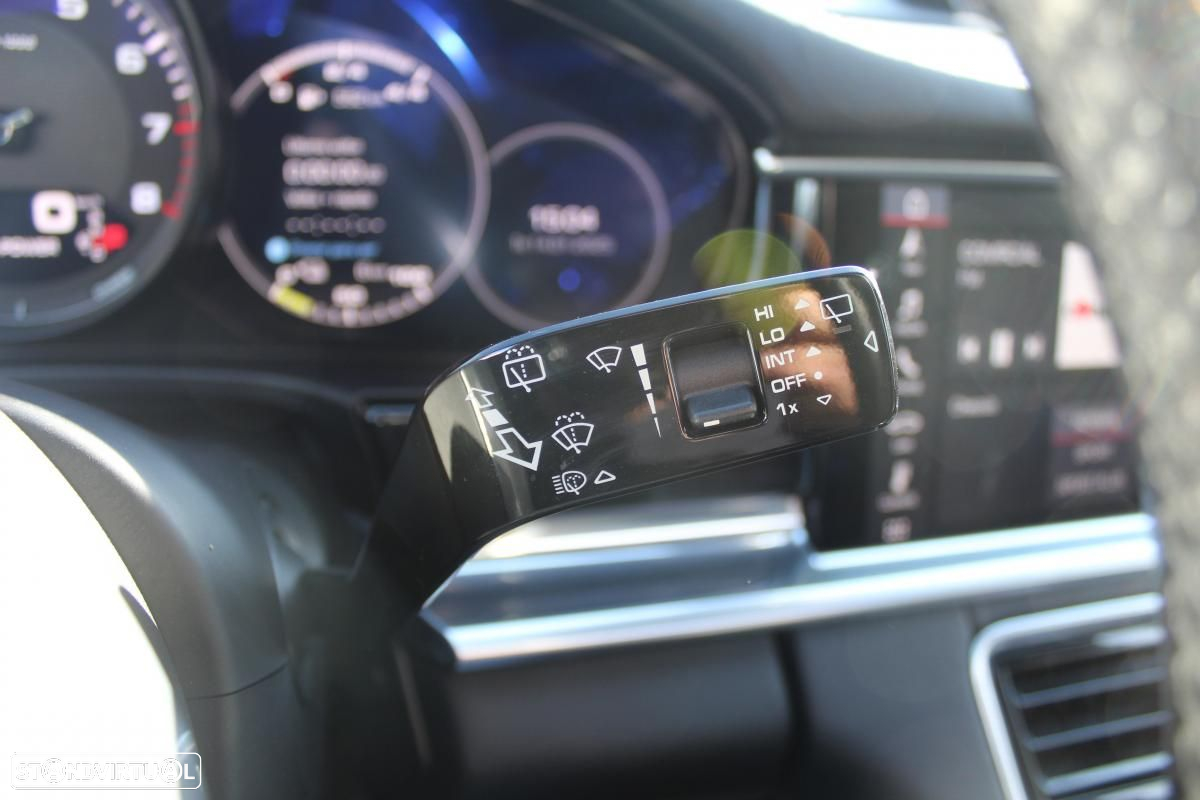 Porsche Panamera Sport Turismo 4 E-Hybrid - 39