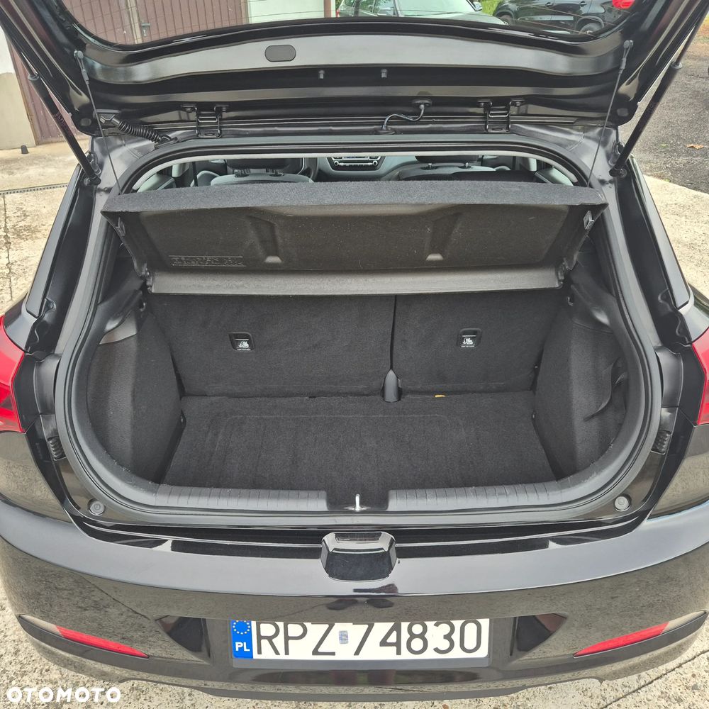 Hyundai i20 blue 1.2 Classic - 11