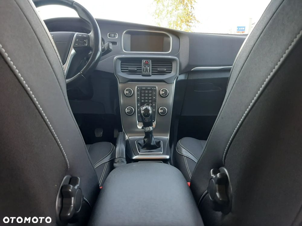 Volvo V40 D2 Momentum - 28