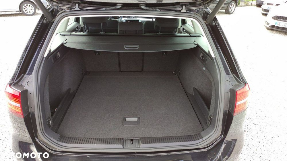 Volkswagen Passat - 8