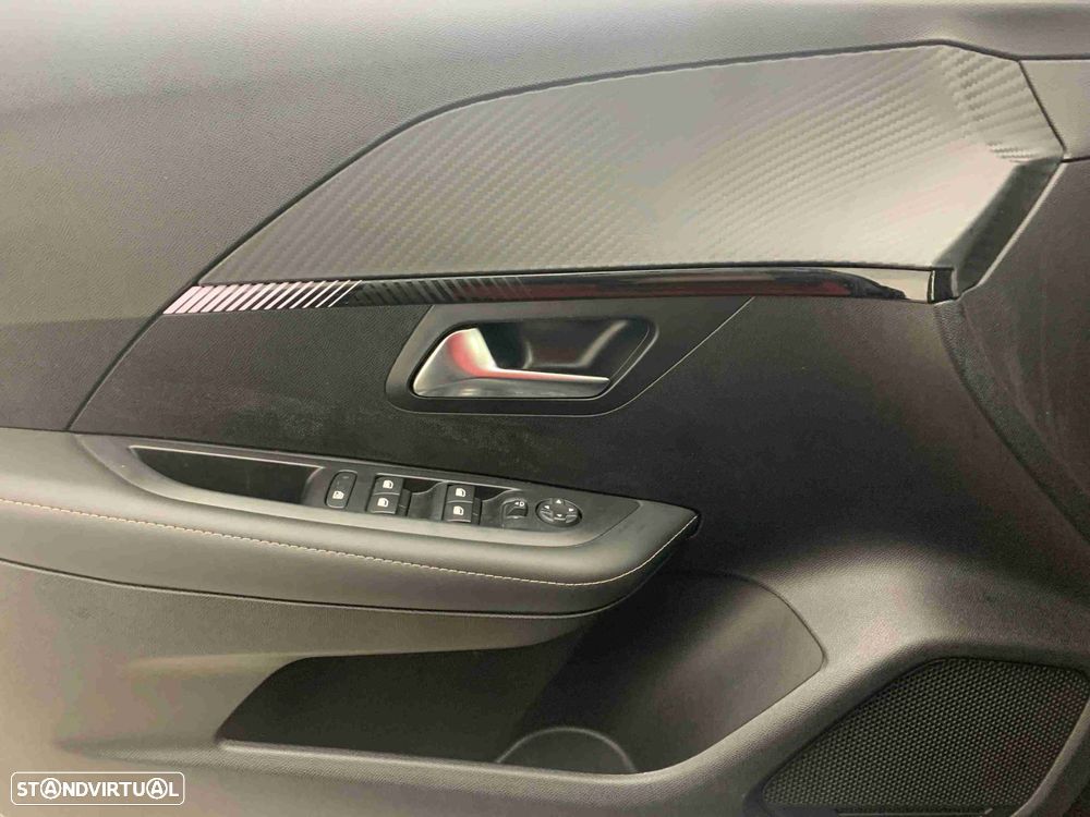 Peugeot 208 1.2 Hybrid Allure e-DCS6 - 11