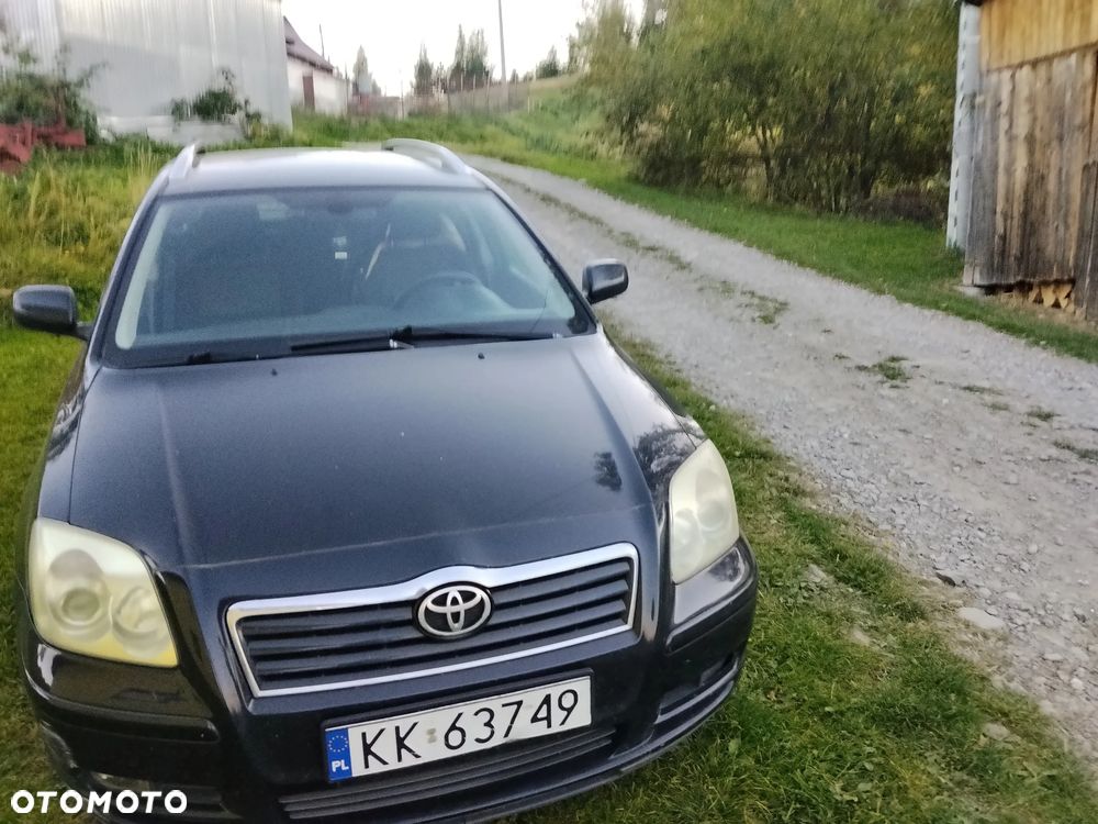 Toyota Avensis - 8