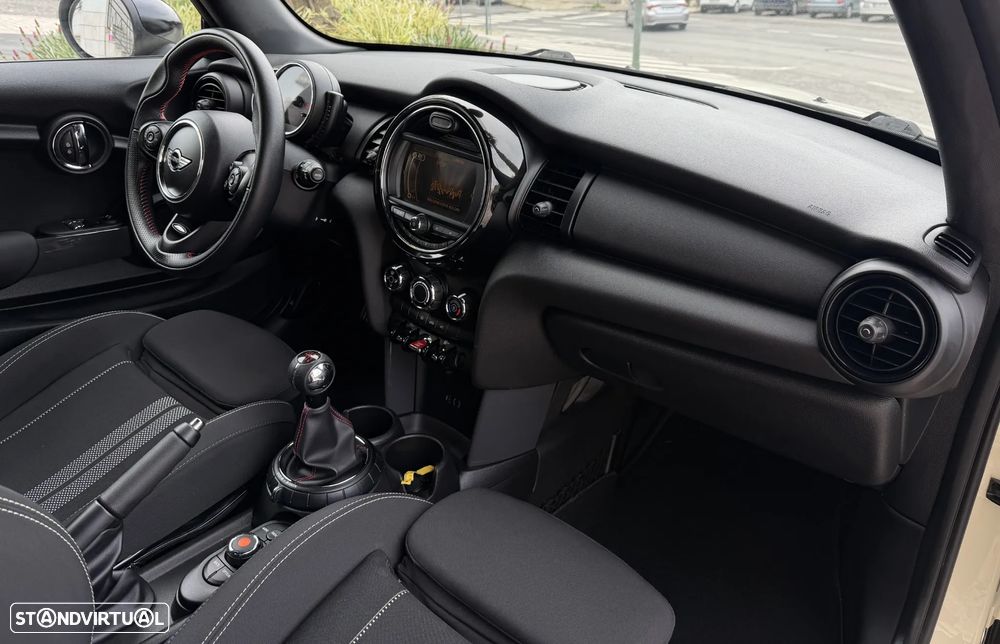 MINI 3 Portas One - 17