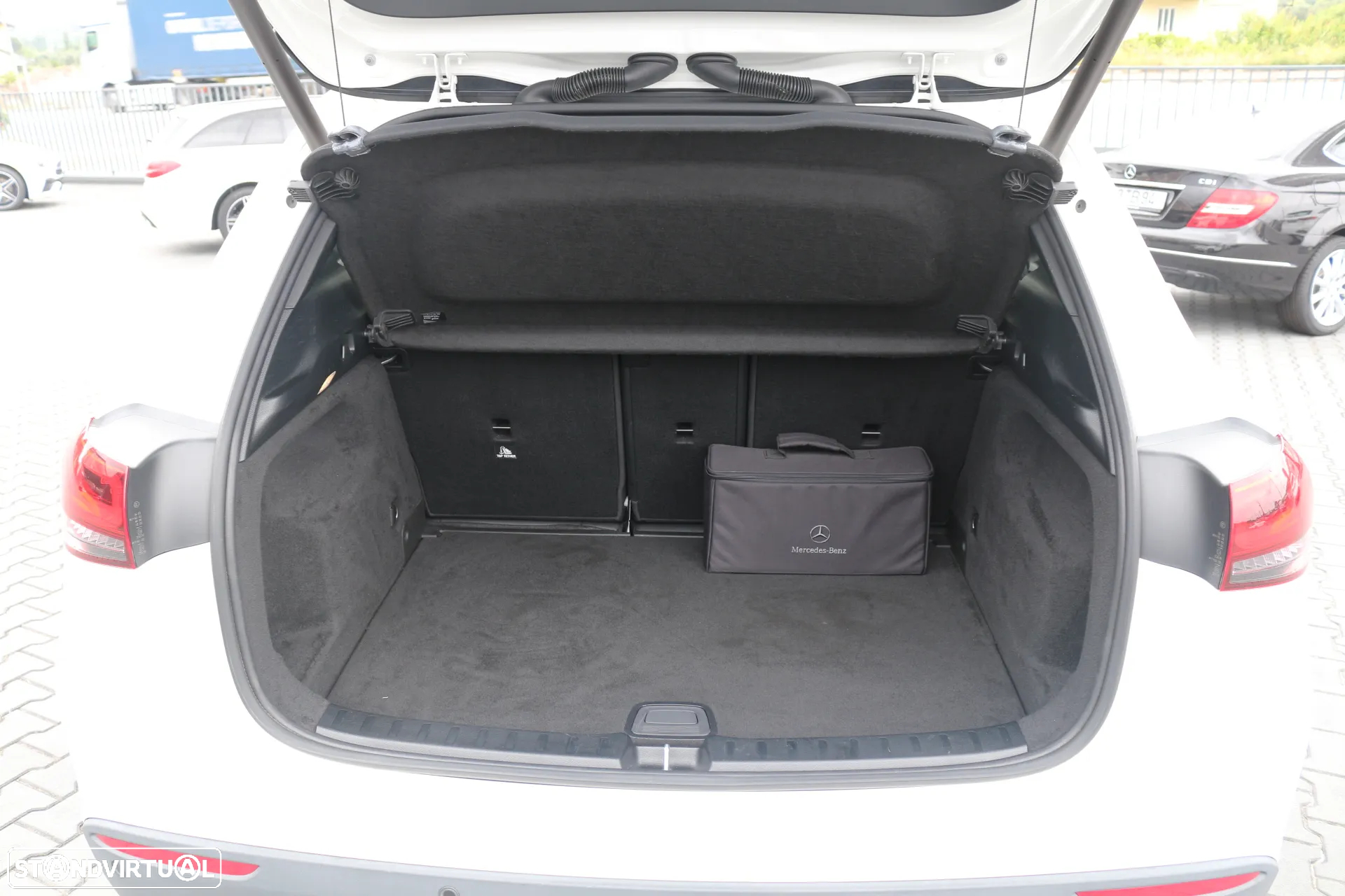 Mercedes-Benz GLA 250 e Progressive - 40