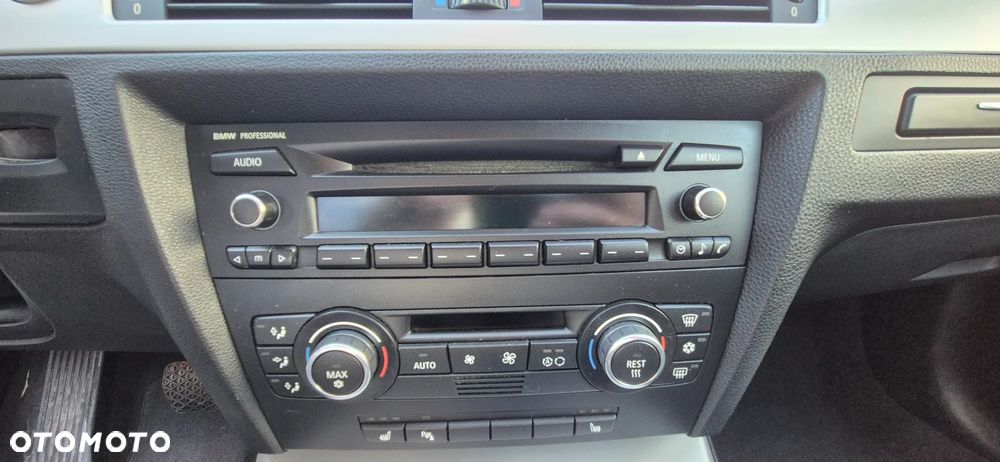 BMW Seria 3 325i - 16