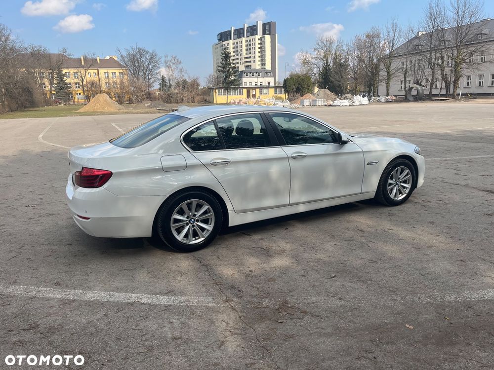 BMW Seria 5 518d - 12