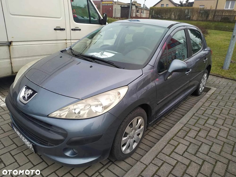 Peugeot 207 - 1