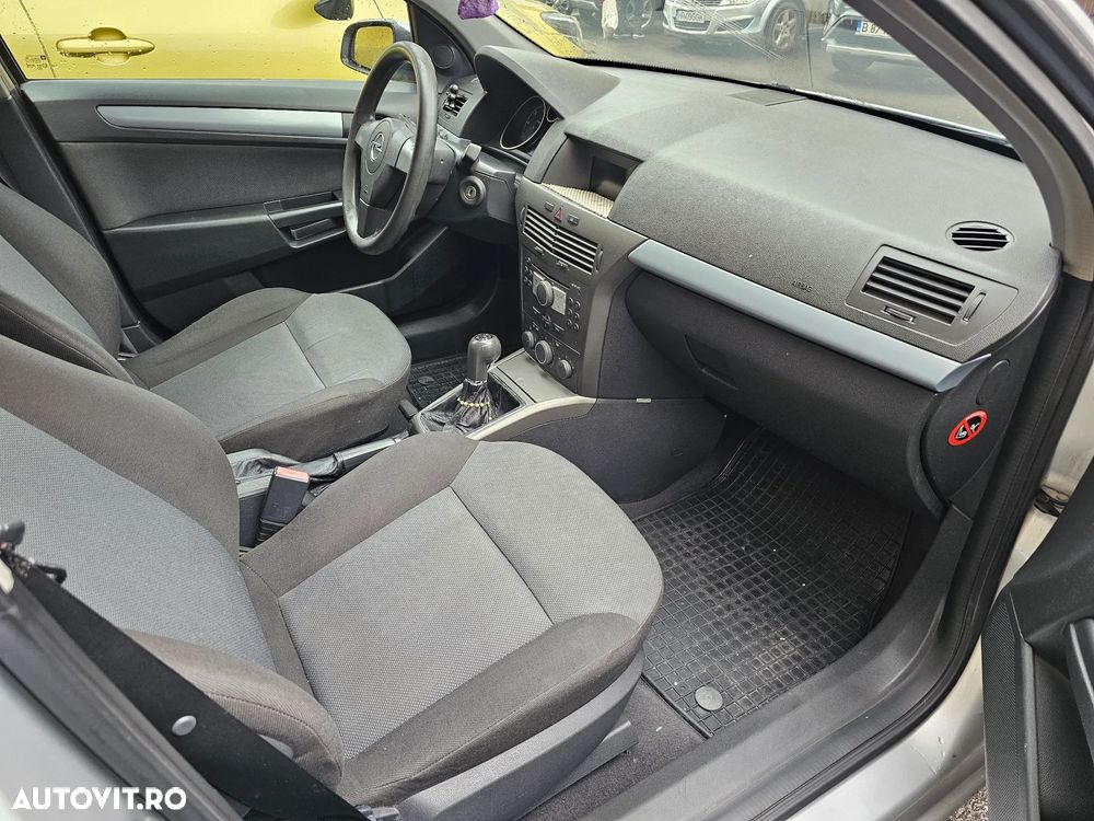 Opel Astra 1.7 CDTI Essentia - 13
