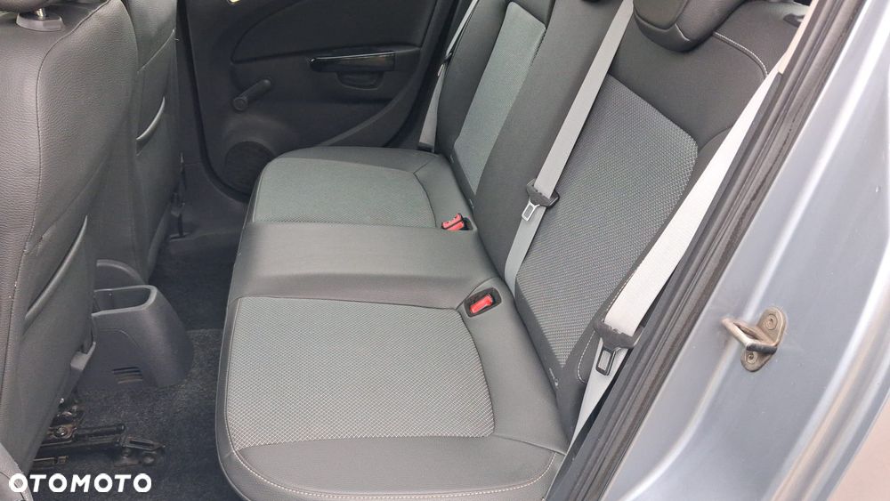 Opel Corsa 1.4 16V Color Edition - 16