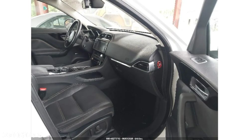 Jaguar F-Pace 20d AWD Prestige - 6