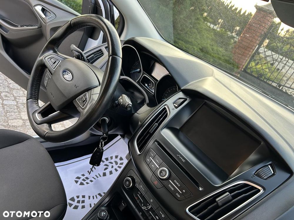 Ford Focus - 37