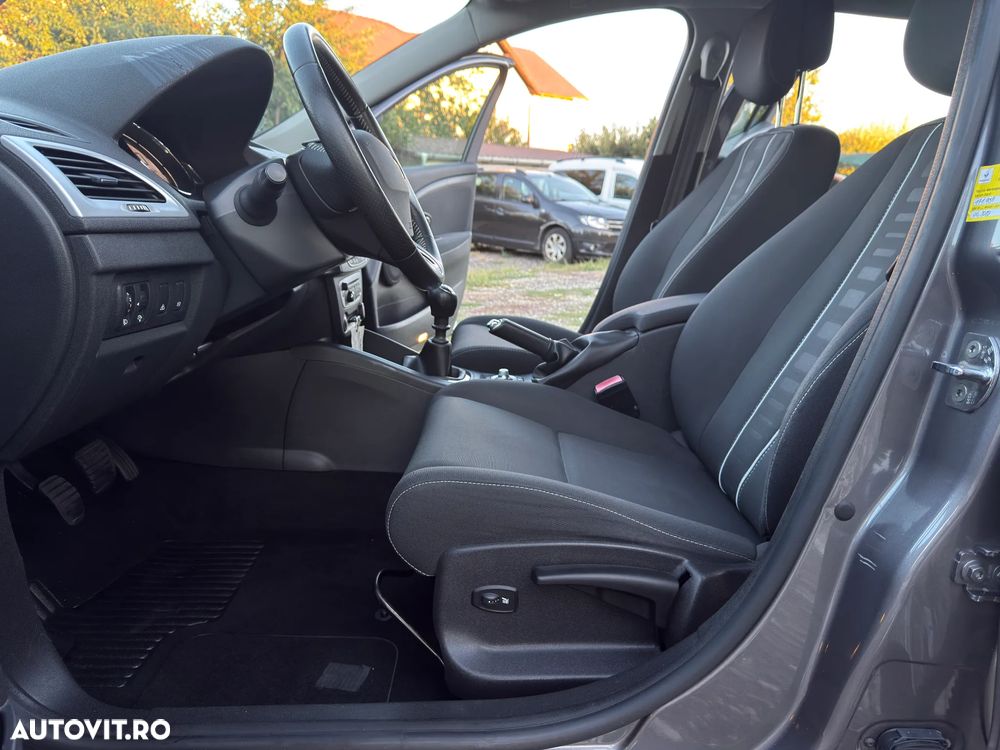 Renault Megane ENERGY dCi 110 Start & Stop Bose Edition - 6