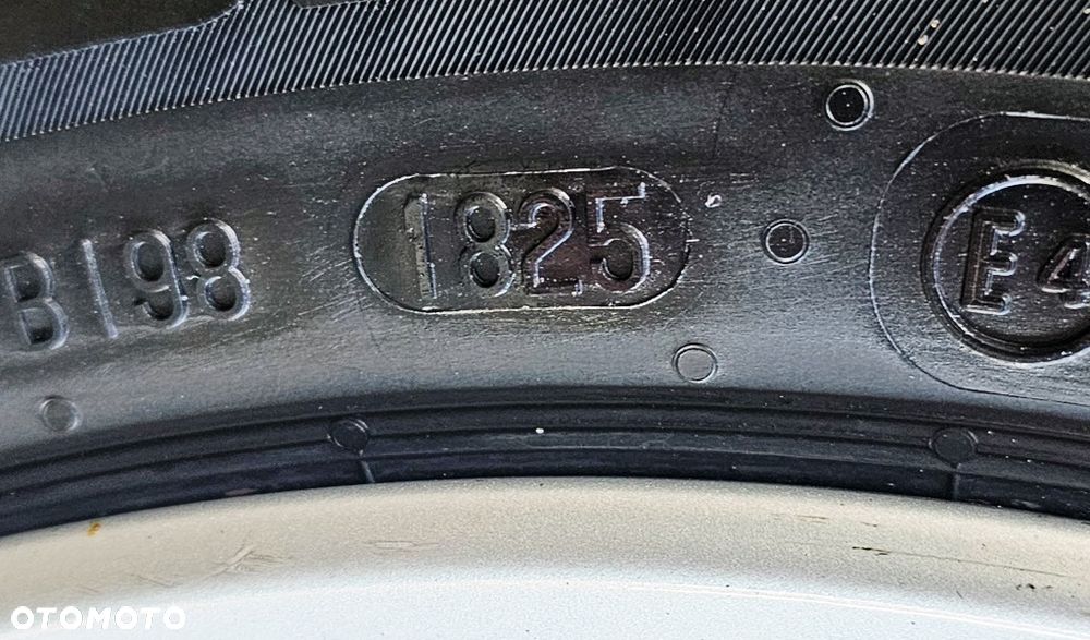 Kia Carens 1.7 CRDi Vision - 39