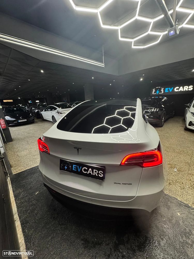 Tesla Model Y Long Range Dual Motor AWD - 25