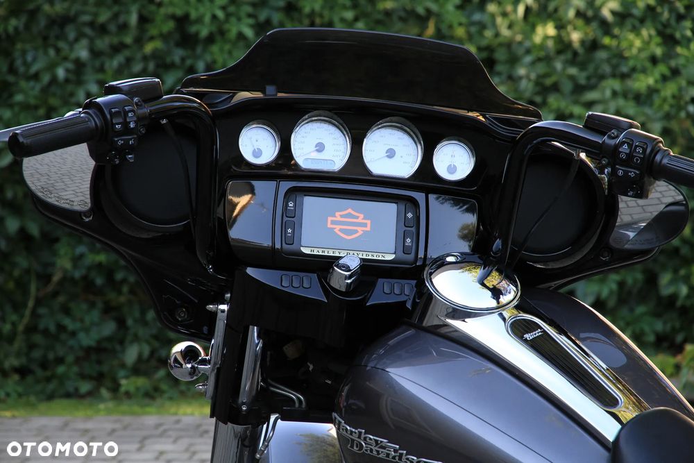 Harley-Davidson Touring Street Glide - 14
