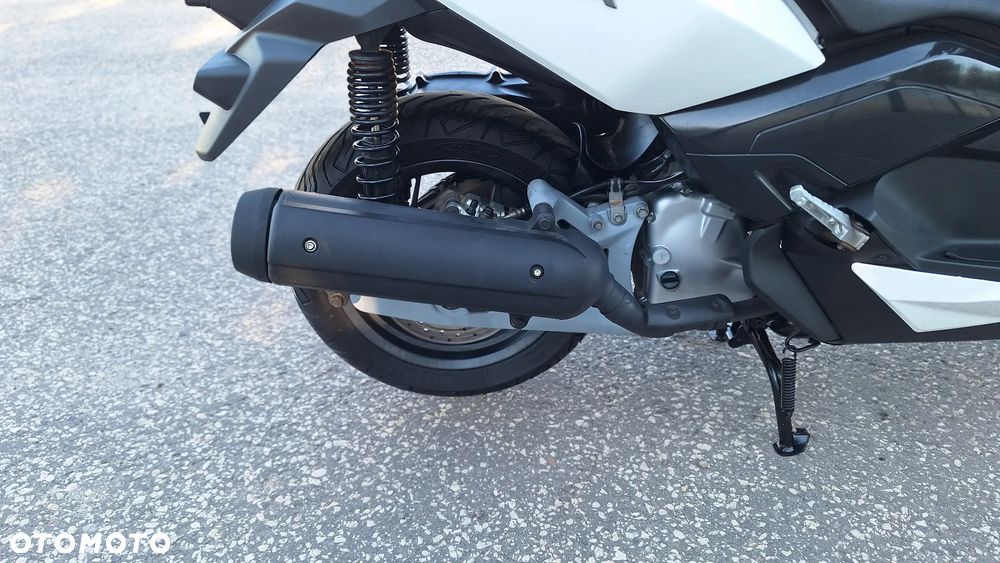 Yamaha X-max - 17