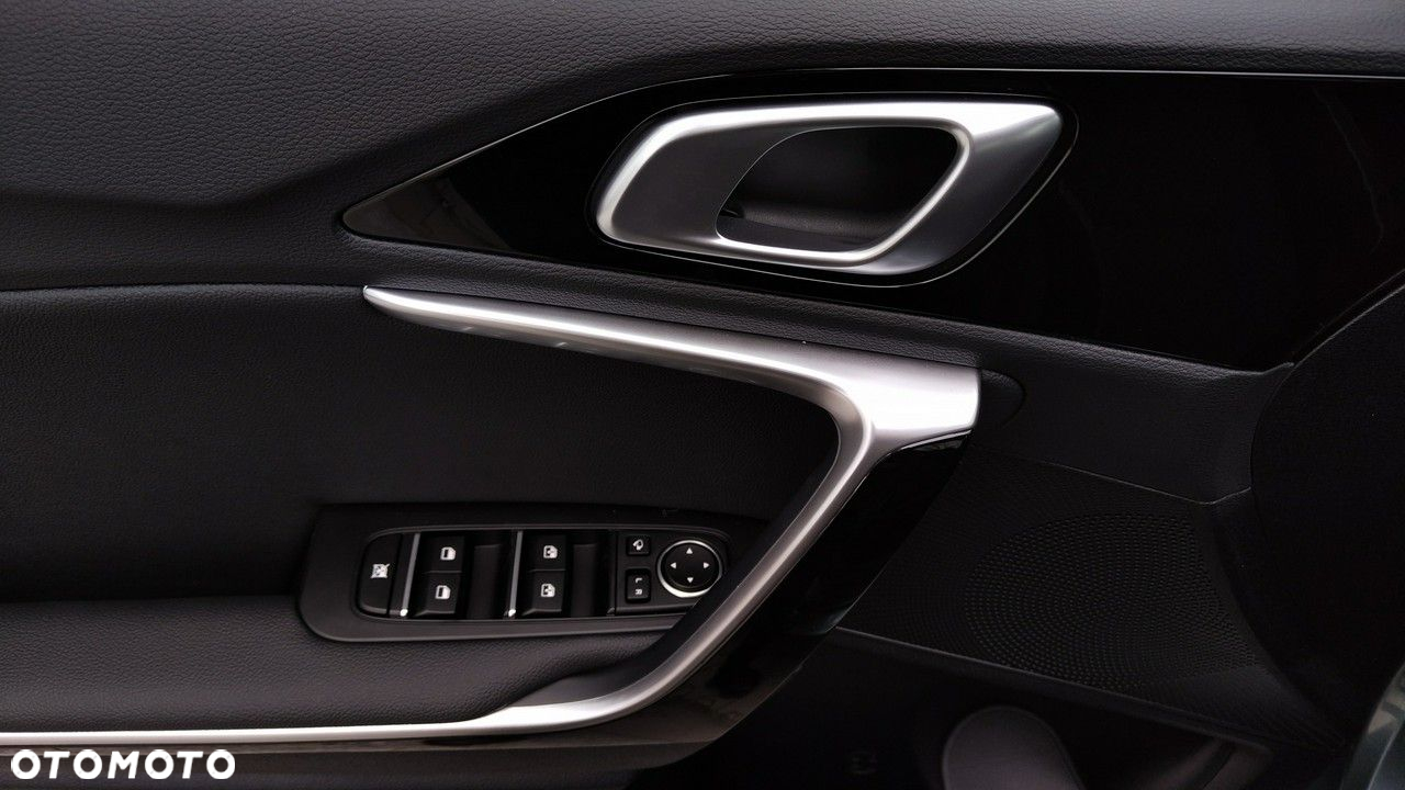 Kia Ceed - 8
